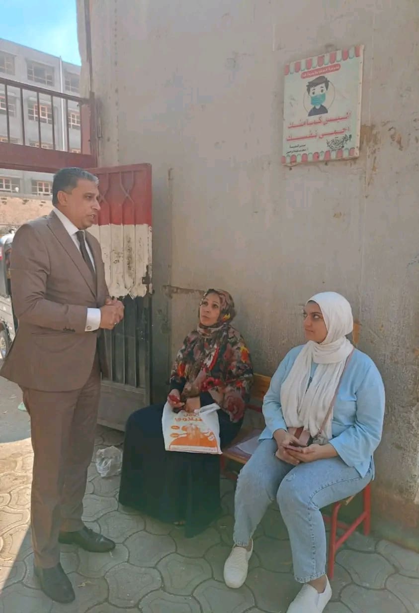 1753089934639 نتيجة الثانوية العامة مدير تعليم الجيزة يتفقد مدارس الهرم لتسهيل إجراءات تقديم الملفات ودعم أولياء الأمور موقع في الجامعة