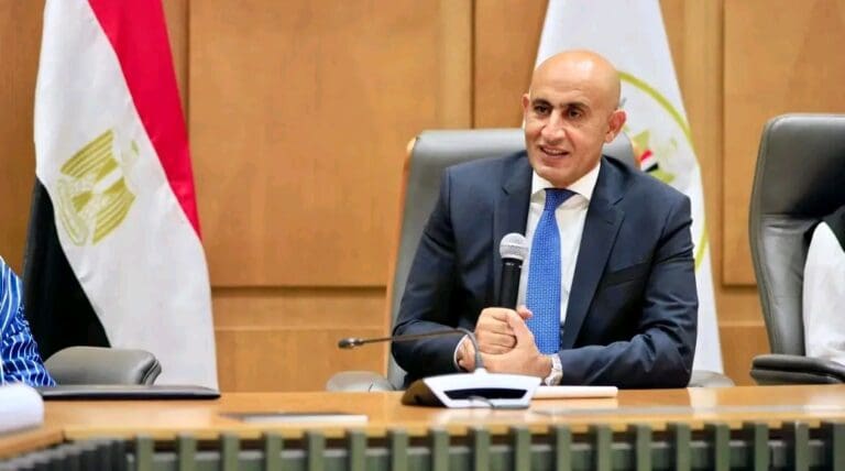 عبد اللطيف: أوائل الثانوية العامة نماذج مضيئة لجيل قادر على صناعة المستقبل 10 1753535756283 مدارس عبد اللطيف: أوائل الثانوية العامة نماذج مضيئة لجيل قادر على صناعة المستقبل موقع في الجامعة