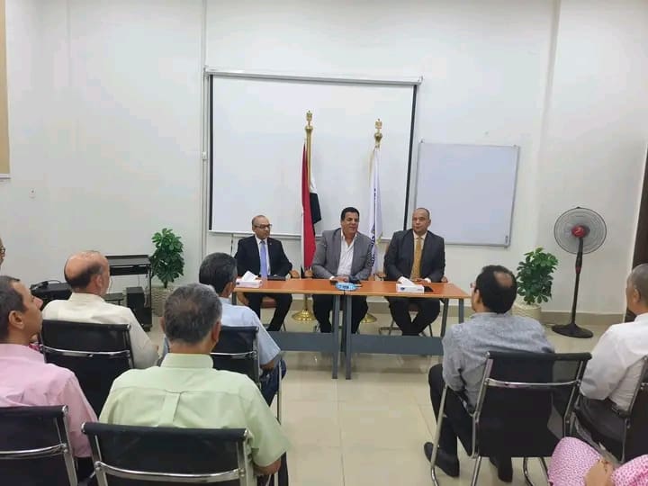 رئيس جامعة بني سويف التكنولوجية يلتقي أعضاء هيئة التدريس لمناقشة جاهزية العام الجامعي 2025/2026 1 1753801840523 جامعة بني سويف رئيس جامعة بني سويف التكنولوجية يلتقي أعضاء هيئة التدريس لمناقشة جاهزية العام الجامعي 2025/2026 موقع في الجامعة