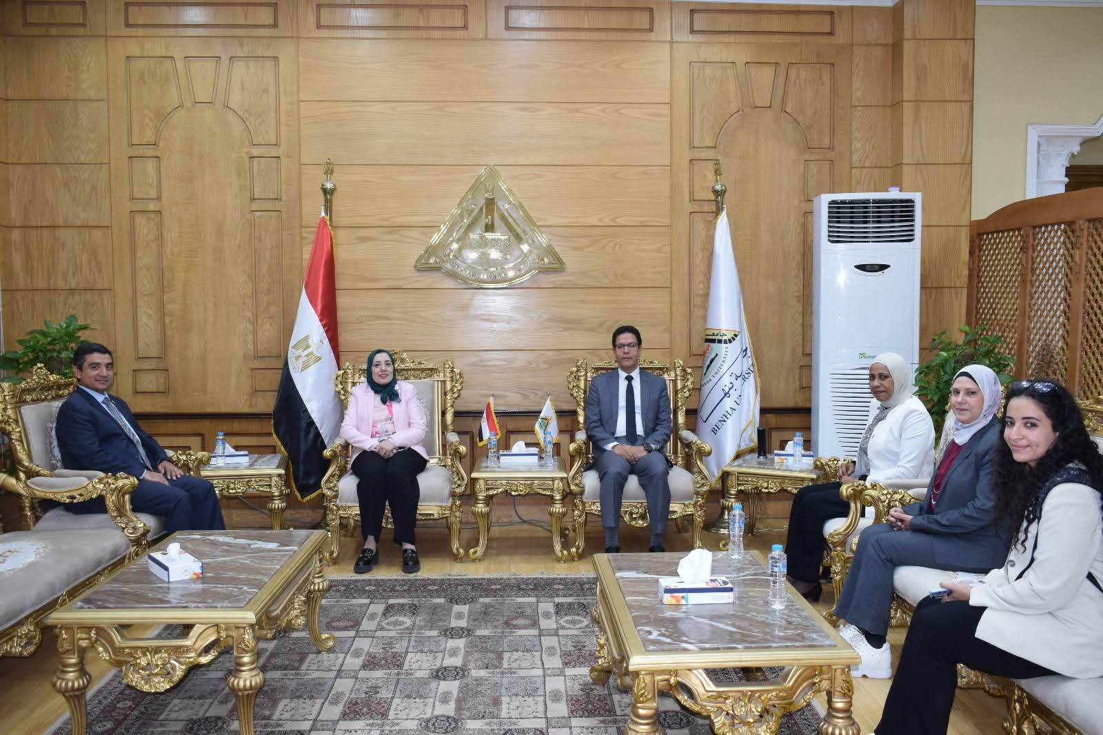 رئيس جامعة بنها يستقبل فريق مركز الخدمات الإلكترونية والمعرفية بالمجلس الأعلى للجامعات 1 رئيس جامعة بنها يستقبل فريق مركز الخدمات الإلكترونية والمعرفية بالمجلس الأعلى للجامعات
