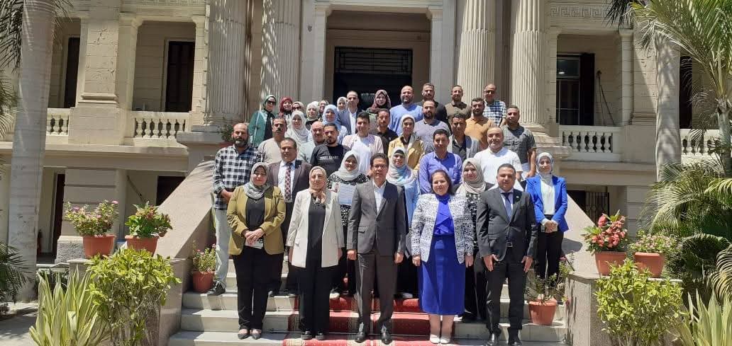 جامعة بنها تكرم المشاركين في دورات "أساسيات الأمن السيبراني" ضمن خطتها للتحول الرقمي 1 جامعة بنها تكرم المشاركين في دورات "أساسيات الأمن السيبراني" ضمن خطتها للتحول الرقمي