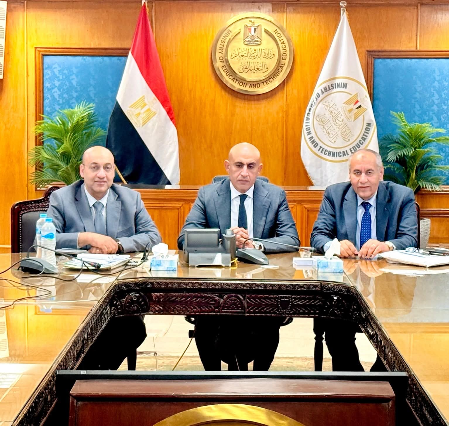 التعليم تستعرض تقرير غرفة العمليات وتؤكد انضباط امتحانات الثانوية العامة في يومها العاشر 1 FB IMG 1751963336866 التعليم تستعرض تقرير غرفة العمليات وتؤكد انضباط امتحانات الثانوية العامة في يومها العاشر موقع في الجامعة