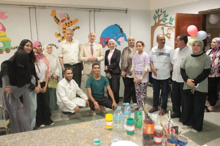 جامعة أسيوط تُجمِّل حوائط وحدة الغسيل الكلوي بمستشفى الأطفال الجامعي لإدخال البهجة على المرضى الصغار 28 FB IMG 1752312403827 نعمان جامعة أسيوط تُجمِّل حوائط وحدة الغسيل الكلوي بمستشفى الأطفال الجامعي لإدخال البهجة على المرضى الصغار موقع في الجامعة