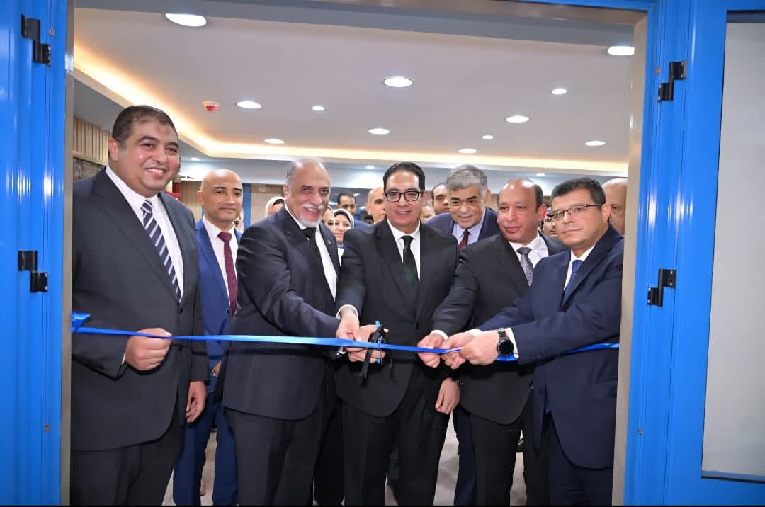 رئيس جامعة القاهرة يفتتح تجديد وحدة الغسيل البريتوني بمستشفى أبو الريش المنيرة 1 رئيس جامعة القاهرة يفتتح تجديد وحدة الغسيل البريتوني بمستشفى أبو الريش المنيرة
