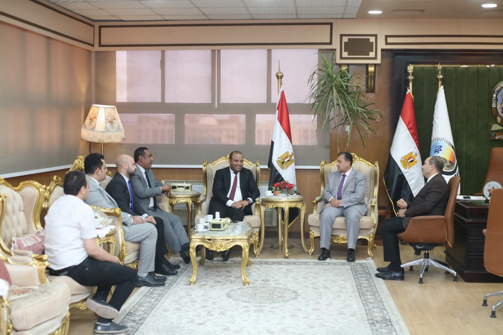 جامعة جنوب الوادي تبحث التعاون المشترك مع وفد بنك مصر 