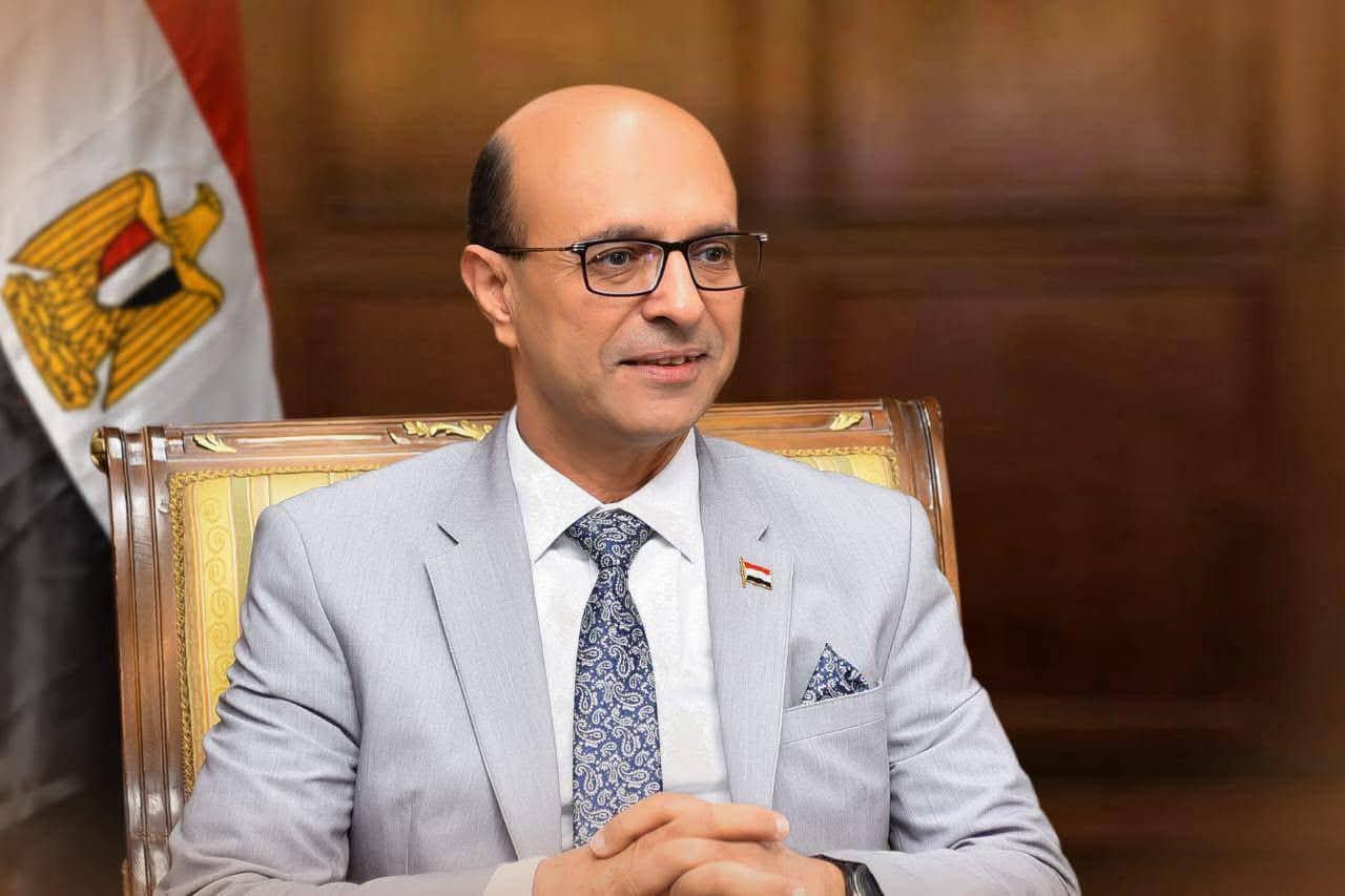 جامعة أسيوط تعلن إعفاءات دراسية لأبناء الشهداء والمصابين 1 رئيس جامعة أسيوط