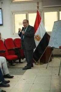 تجارة جامعة حلوان تنظم ندوة حول "تحديات الأمن القومي وحروب الجيل الخامس" 5 الدكتور مصطفى هلال أستاذ واستشاري إدارة الأعمال بجامعة القاهرة