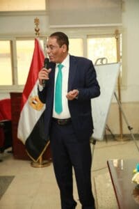 تجارة جامعة حلوان تنظم ندوة حول "تحديات الأمن القومي وحروب الجيل الخامس" 3 الدكتور جمال علي عميد كلية التجارة جامعة حلوان