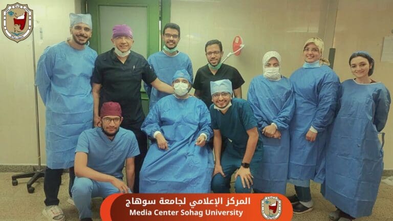 جراحة دقيقة بمستشفى سوهاج الجامعي تنقذ مريضًا من ورم سرطاني بالجفن 9 نجاح جراحة دقيقة لاستئصال ورم سرطاني بالجفن وإعادة ترميمه بوحدة تجميل العيون بمستشفى سوهاج الجامعي
