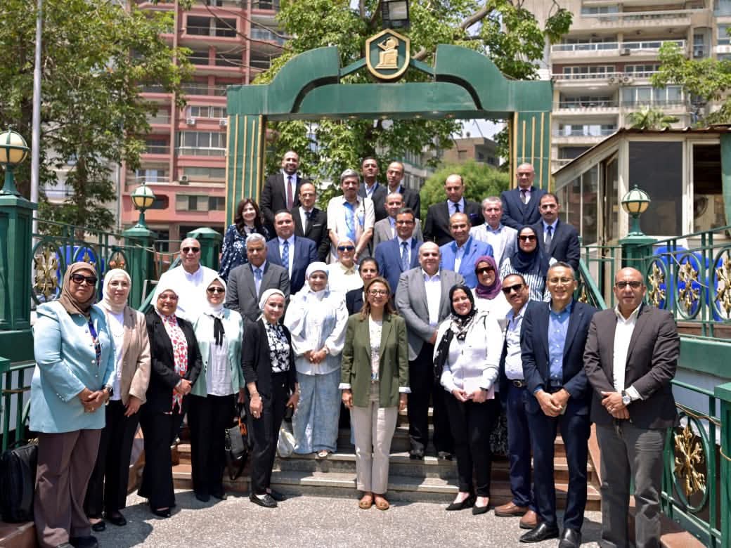 جامعة القاهرة تُطلق حزمة مبادرات ذكية لتعزيز التنمية المجتمعية والبيئية استعدادًا لرؤية 2030