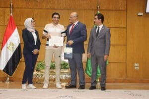 رئيس جامعة بنها ومحافظ القليوبية يكرمان 44 طالبًا من أوائل الشهادات العامة والأزهرية والفنية 4 FB IMG 1753971095777 بنها رئيس جامعة بنها ومحافظ القليوبية يكرمان 44 طالبًا من أوائل الشهادات العامة والأزهرية والفنية موقع في الجامعة