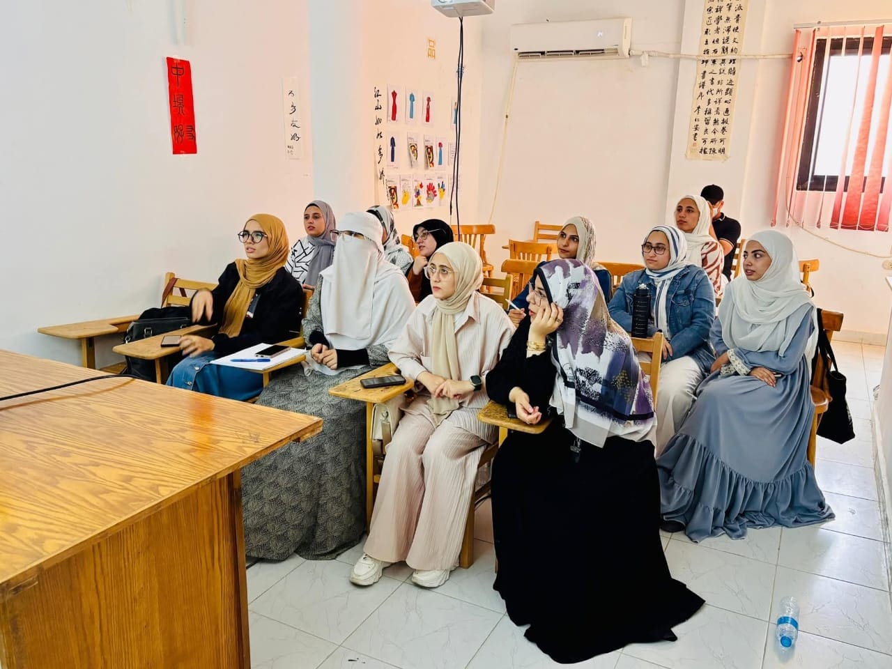 معهد كونفوشيوس قناة السويس يطلق دورات لتأهيل الطلاب لاختبارات HSK وHSKK الصينية