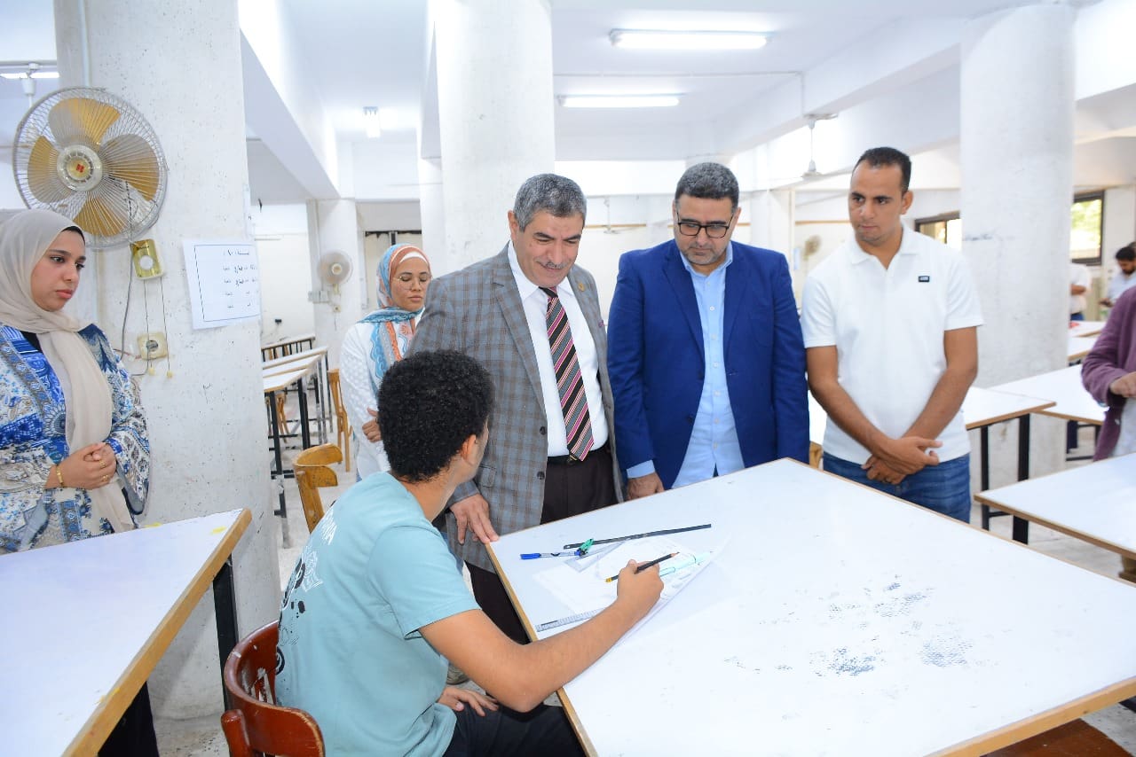 اختبارات القدرات بكلية الفنون الجميلة بجامعة أسيوط