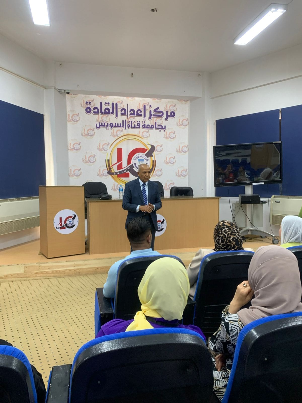 انطلاق 3 دورات تدريبية بجامعة قناة السويس