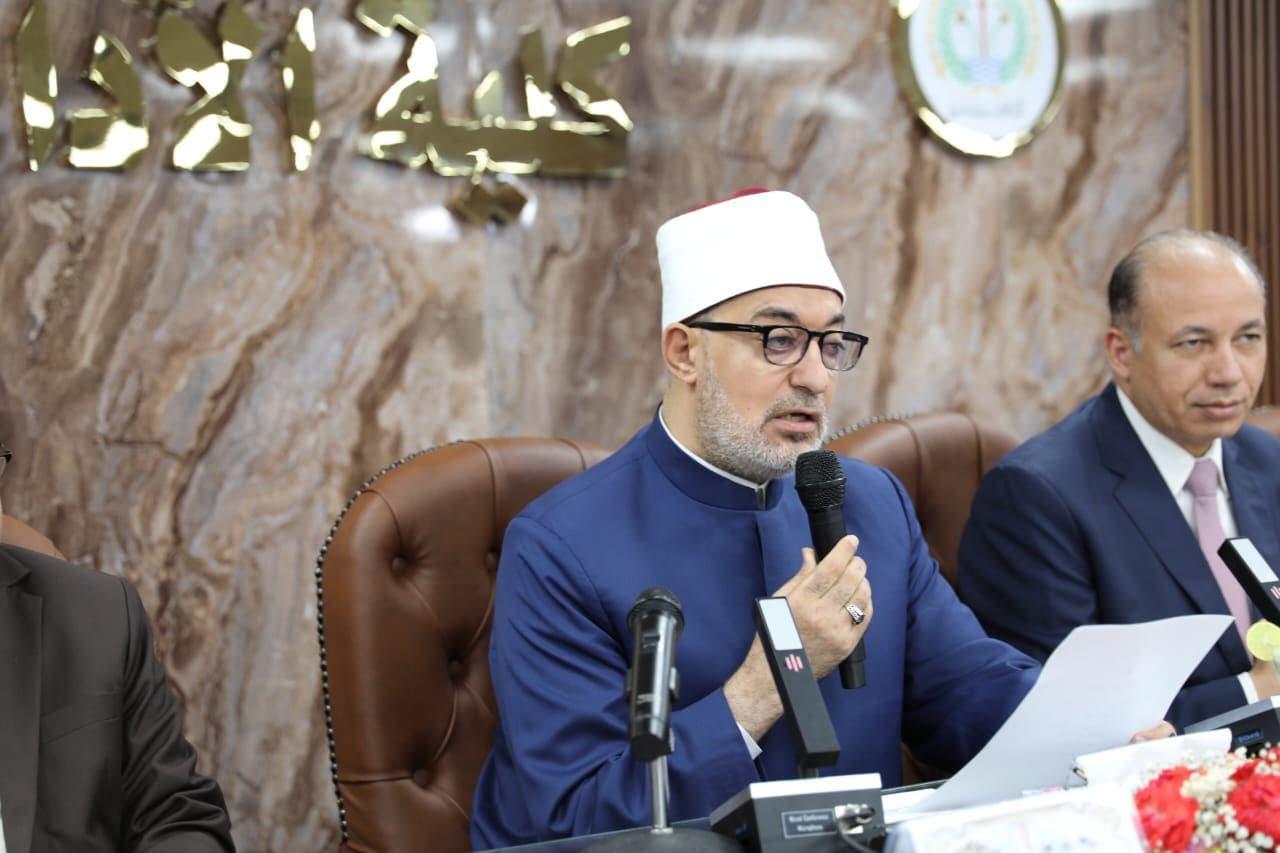 IMG 20250720 WA0062 الإسكندرية مفتي الجمهورية من جامعة المنصورة: نحتاج إلى ميثاق أخلاقي عالمي لتنظيم استخدامات الذكاء الاصطناعي موقع في الجامعة