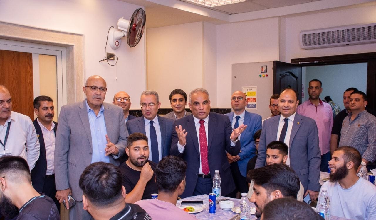 IMG 20250721 WA0084 جامعة طنطا رئيس جامعة طنطا يلتقي وفد طلاب جامعة برادفورد البريطانية من المتدربين بجامعة طنطا موقع في الجامعة