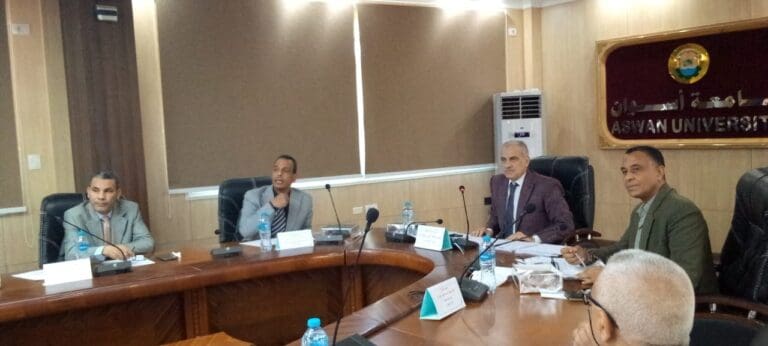 مجلس جامعة أسوان يعتمد التعيينات الأكاديمية الجديدة.. ويكرم اسم الراحل الدكتور فريد عبد الظاهر 29 مجلس جامعة أسوان يعتمد تعيينات أكاديمية جديدة