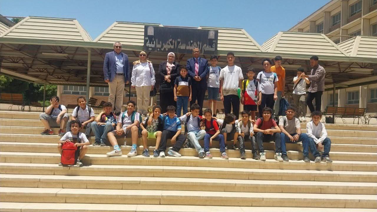 IMG 20250726 WA0010 اختبارات جامعة أسيوط تفتح أبواب الإبداع للصغار.. تجربة هندسية ملهمة في برنامج جامعة الطفل موقع في الجامعة