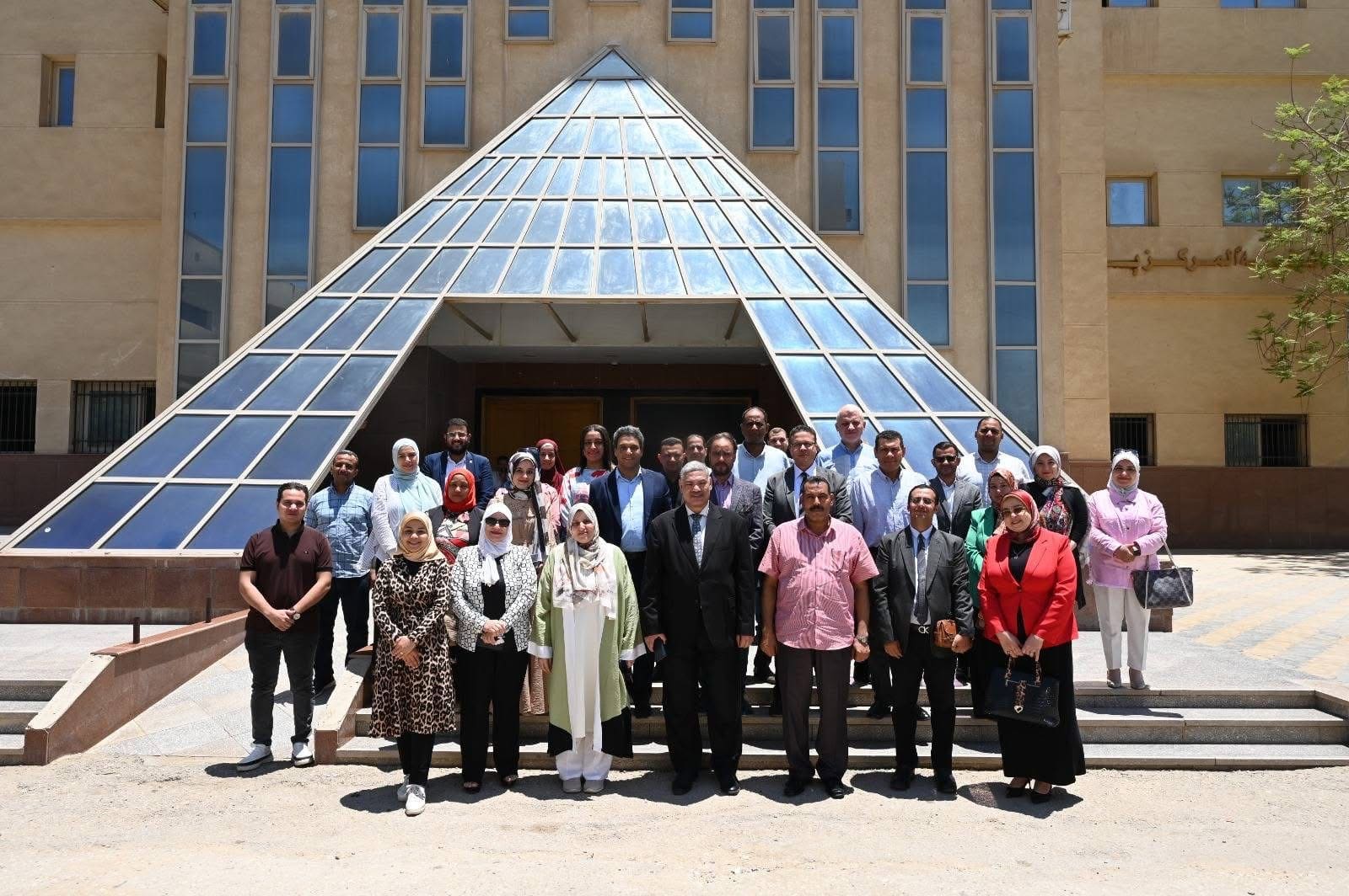 IMG 5235 الاجتماع الاجتماع الأول لمقيمي جائزة جامعة الفيوم للتميز الداخلي 2025 موقع في الجامعة