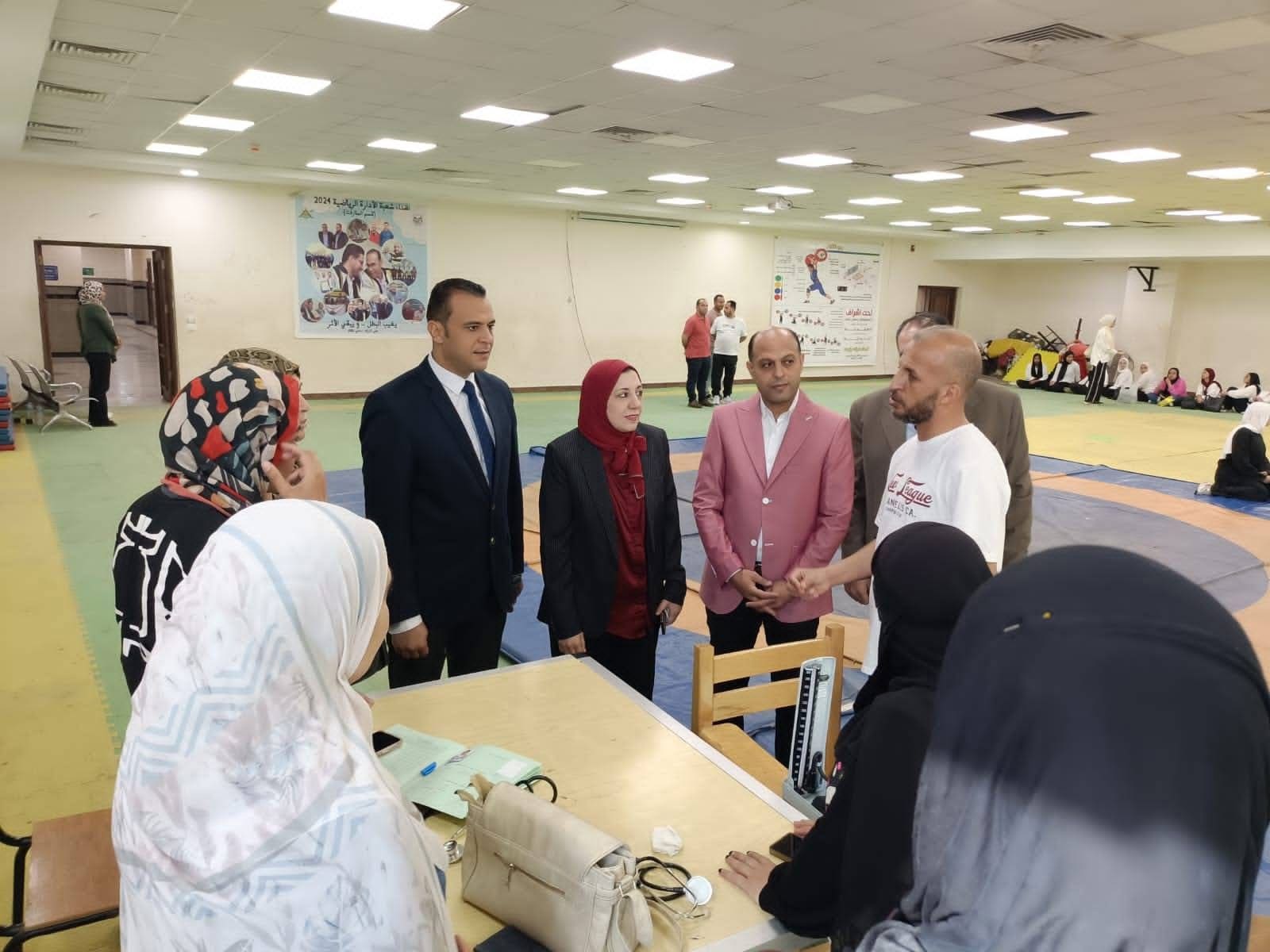 IMG 5327 بنها نائب رئيس جامعة بنها تتفقد اختبارات القدرات بكليتي علوم الرياضة والفنون التطبيقية والامتحانات بكلية الطب موقع في الجامعة