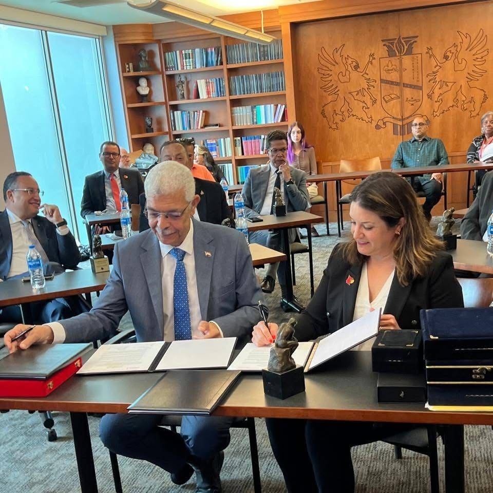 IMG 5796 جامعة المنوفية توقيع اتفاق انضمام جامعة المنوفية و "الأهلية" إلى شراكة استراتيجية مع جامعة لويفيل الأمريكية موقع في الجامعة