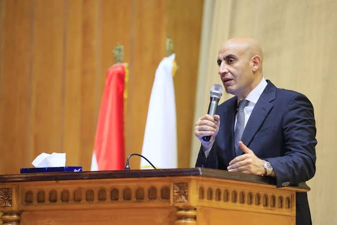 وزير التربية والتعليم يلتقي أوائل الثانوية العامة لتكريمهم بمقر الوزارة السبت 8 IMG 6152 أوائل الثانوية العامة وزير التربية والتعليم يلتقي أوائل الثانوية العامة لتكريمهم بمقر الوزارة السبت موقع في الجامعة