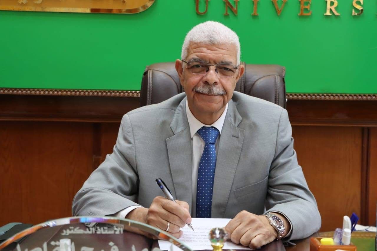 رئيس جامعة المنوفية يعقد اجتماع لجنة قبول الهدايا والتبرعات بجامعة المنوفية "أون لاين" 1 IMG 6915 جامعة رئيس جامعة المنوفية يعقد اجتماع لجنة قبول الهدايا والتبرعات بجامعة المنوفية "أون لاين" موقع في الجامعة