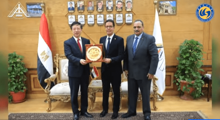 عشر سنوات من الشراكة الأكاديمية بين جامعة بنها وجامعة ووهان.. تعاون مثمر نحو المستقبل 1 عشر سنوات من الشراكة الأكاديمية بين جامعة بنها وجامعة ووهان