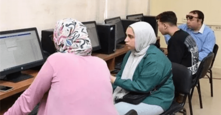 تعرف على الكليات والمعاهد المتاحة لطلاب دبلوم التجارة ضمن تنسيق 2025