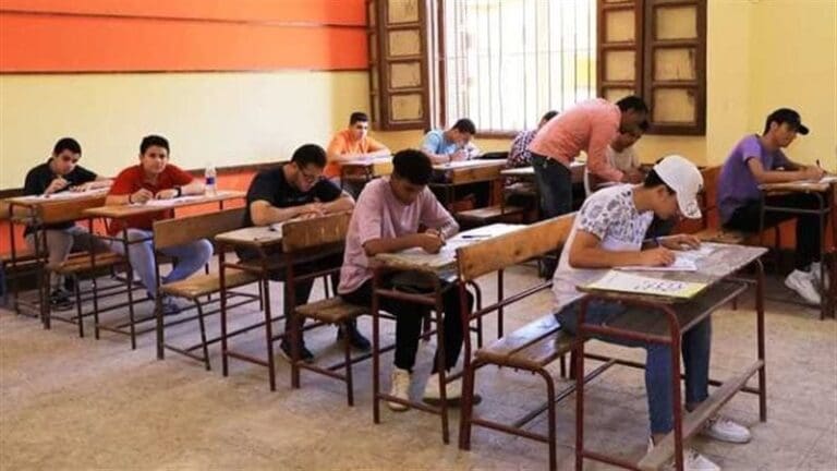 توافد طلاب الثانوية العامة على لجان "جمال عبد الناصر" لأداء امتحان الرياضيات البحتة وسط تأمين مكثف 5 Messenger creation 5CC8AF22 F7E8 435B 9F81 ECBDB95596B5 2 علم النفس توافد طلاب الثانوية العامة على لجان "جمال عبد الناصر" لأداء امتحان الرياضيات البحتة وسط تأمين مكثف موقع في الجامعة