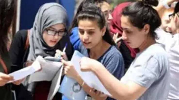الإحصاء يدخل رسميًا على الأدبي.. وضغط التطبيقية يربك بعض طلاب العلمي رياضة 6 images 10 جامعة الإحصاء يدخل رسميًا على الأدبي.. وضغط التطبيقية يربك بعض طلاب العلمي رياضة موقع في الجامعة