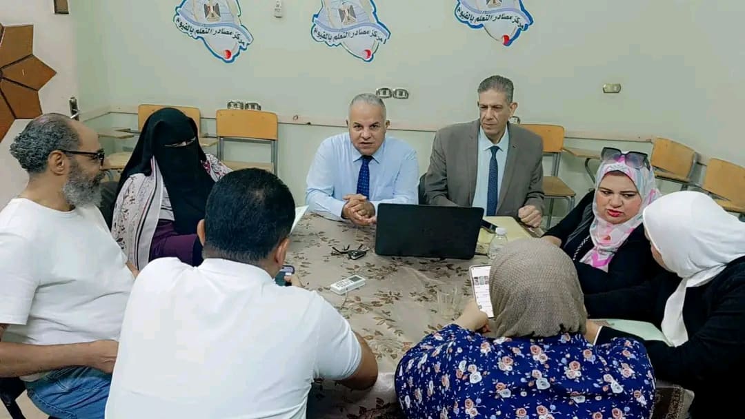 في قلب غرفة العمليات.. وكيل تعليم الفيوم يتابع لحظة بلحظة امتحانات الدور الثاني للإعدادية 1 1754468950641 تعليم في قلب غرفة العمليات.. وكيل تعليم الفيوم يتابع لحظة بلحظة امتحانات الدور الثاني للإعدادية موقع في الجامعة