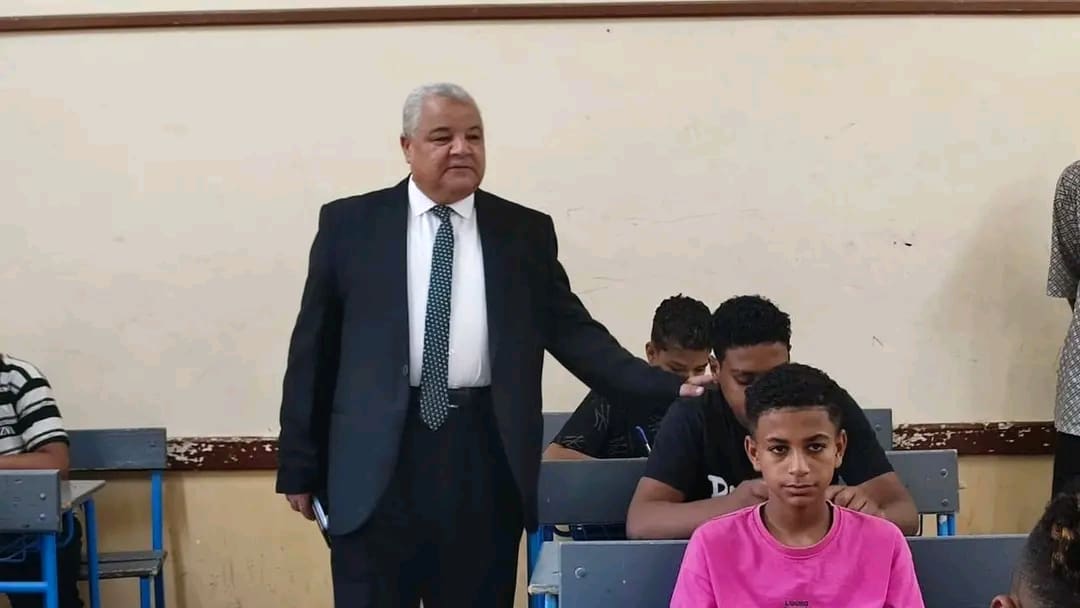 وكيل تعليم الأقصر يتابع امتحانات الدور الثاني للشهادة الإعدادية بعدد من المدارس 1 1754475408050 تعليم وكيل تعليم الأقصر يتابع امتحانات الدور الثاني للشهادة الإعدادية بعدد من المدارس موقع في الجامعة