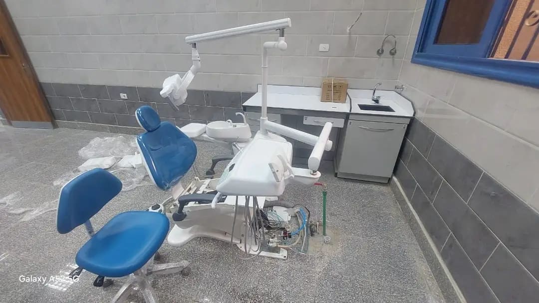 1754742722472 جامعة سوهاج تمهيدًا لافتتاح مستشفى طب الأسنان بسوهاج.. تركيب 24 كرسيًا متطورًا وجارٍ استلام 235 آخرين موقع في الجامعة