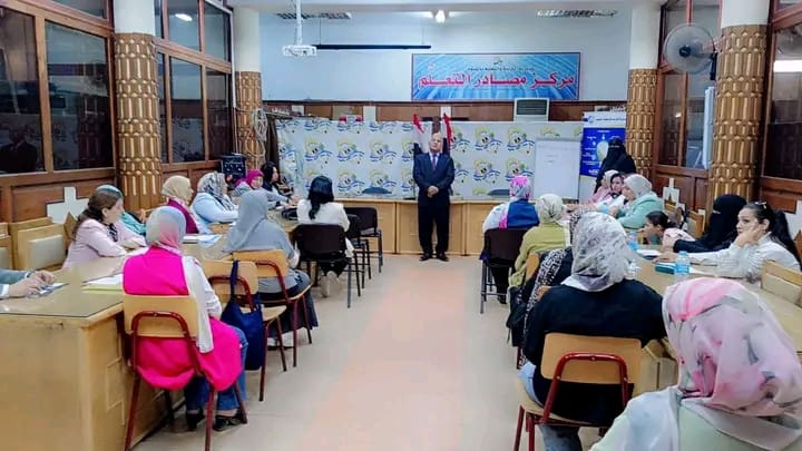 وكيل تعليم الفيوم يكرم خريجي برنامج قيادات الغد لإعداد قادة التعليم في العصر الرقمي 8 1754930256079 نتيجة المرحلة الثانية للثانوية العامة وكيل تعليم الفيوم يكرم خريجي برنامج قيادات الغد لإعداد قادة التعليم في العصر الرقمي موقع في الجامعة