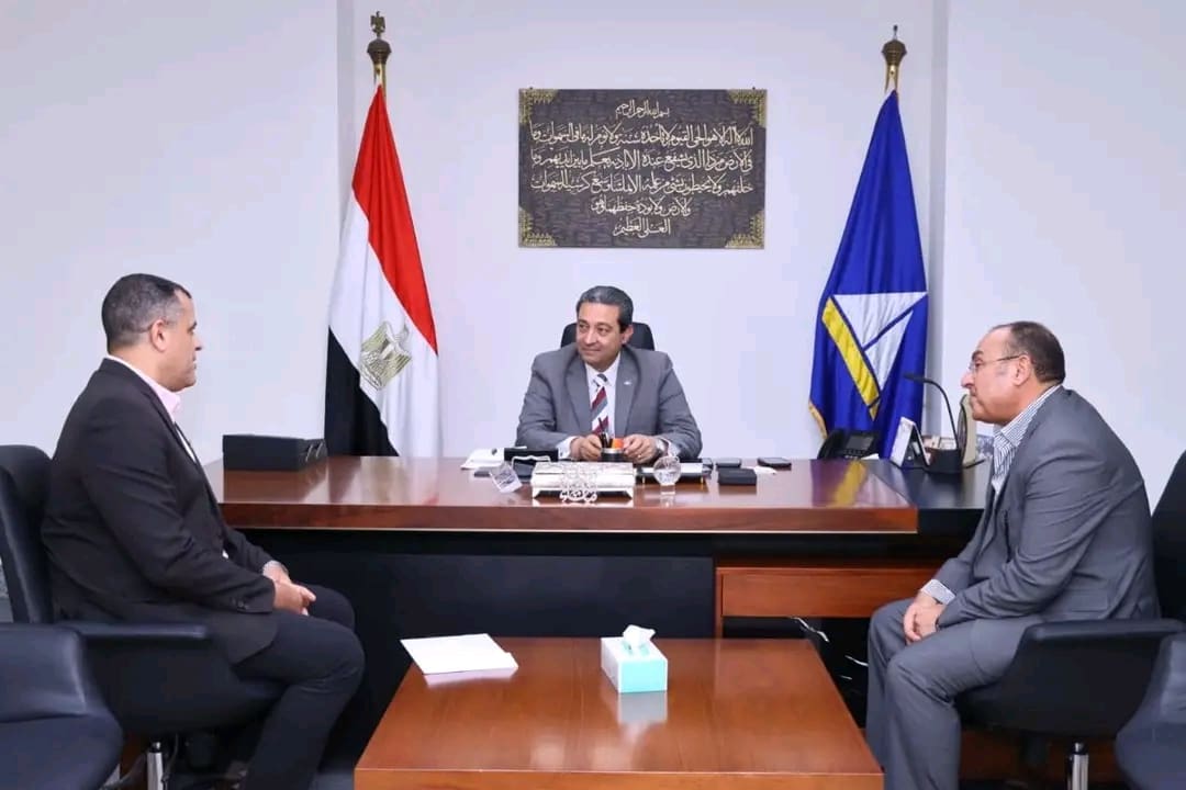 1755002805972 دمياط محافظ دمياط يلتقي وكيل التعليم الجديد ويؤكد مواصلة دعم تطوير المنظومة التعليمية موقع في الجامعة