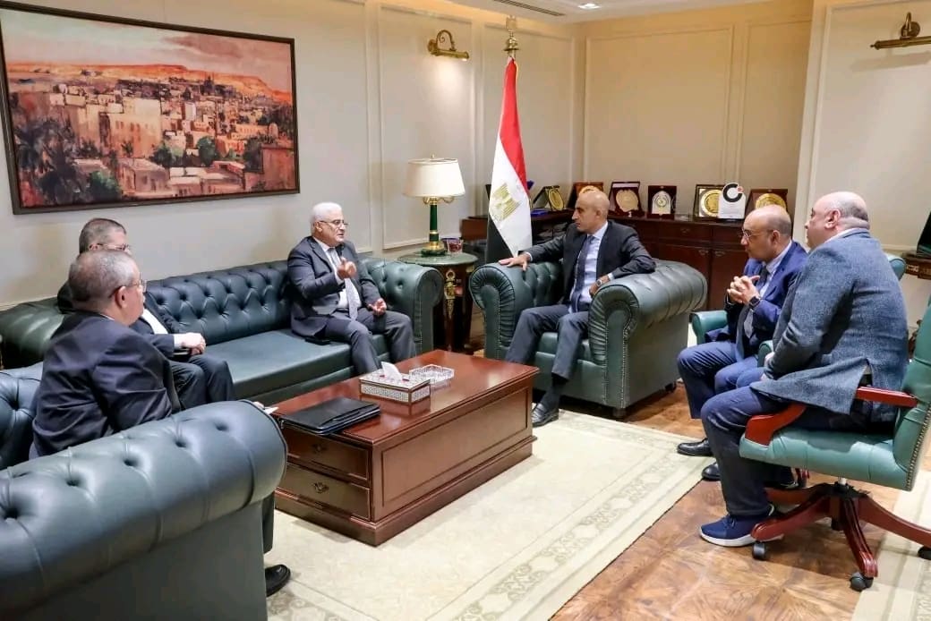 1755002818683 الاجتماعية التعليم والتأمينات الاجتماعية.. شراكة جديدة لتعزيز الحماية للعاملين بالقطاع التعليمي موقع في الجامعة