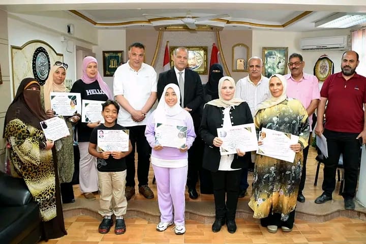 تعليم بورسعيد يكرم الفائزين بالمسابقات الوزارية لتوجيه اللغة العربية 10 1755011539183 الجامعة المصرية تعليم بورسعيد يكرم الفائزين بالمسابقات الوزارية لتوجيه اللغة العربية موقع في الجامعة