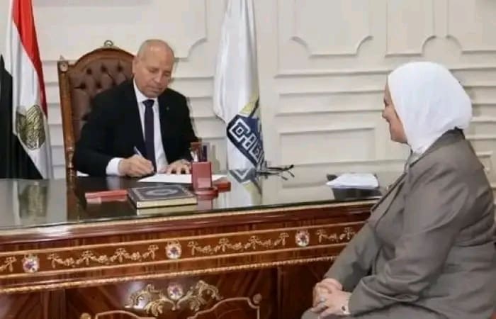 محافظ القاهرة يوجه وكيل التعليم الجديدة بخطة شاملة لرفع جودة المدارس 6 1755073176627 تعليم القاهرة محافظ القاهرة يوجه وكيل التعليم الجديدة بخطة شاملة لرفع جودة المدارس موقع في الجامعة