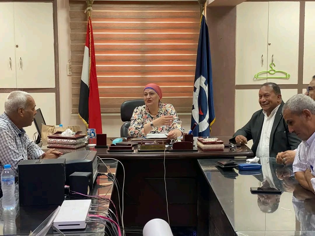 1755162430791 تسكين مجلس الأمناء يفتح صفحة جديدة مع مدير تعليم السويس لبدء مرحلة تطوير شاملة موقع في الجامعة