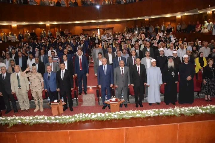الغربية تكرم 115 طالبًا متفوقًا من أوائل الجمهورية في الثانوية العامة 7 1755373760974 قناة السويس الغربية تكرم 115 طالبًا متفوقًا من أوائل الجمهورية في الثانوية العامة موقع في الجامعة