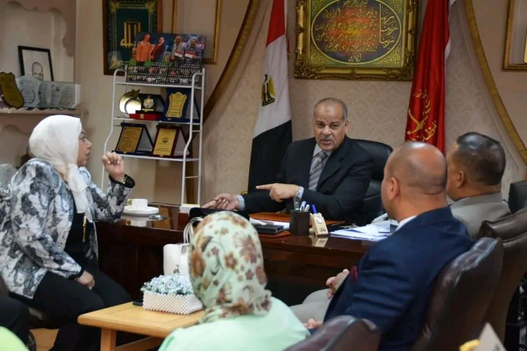 1755519712410 التربية وكيل تعليم بورسعيد ومستشار التربية الرياضية يتباحثان قضايا المادة  موقع في الجامعة