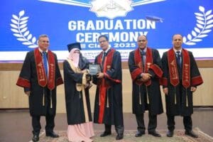 جامعة بنها تحتفل بتخريج دفعة جديدة من طلاب الزراعة.. والجيزاوي يوجه رسالة للخريجين 6 1755722429381 جامعة بنها جامعة بنها تحتفل بتخريج دفعة جديدة من طلاب الزراعة.. والجيزاوي يوجه رسالة للخريجين موقع في الجامعة