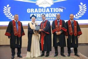 جامعة بنها تحتفل بتخريج دفعة جديدة من طلاب الزراعة.. والجيزاوي يوجه رسالة للخريجين 4 1755722434239 جامعة بنها جامعة بنها تحتفل بتخريج دفعة جديدة من طلاب الزراعة.. والجيزاوي يوجه رسالة للخريجين موقع في الجامعة