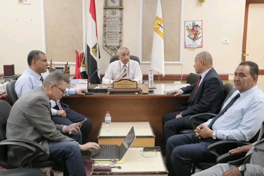 وكيل تعليم الوادي يتابع آخر مستجدات العمل بامتحانات الدور الثانى للثانوية العامة 1 1755760422939 تعليم الوادي وكيل تعليم الوادي يتابع آخر مستجدات العمل بامتحانات الدور الثانى للثانوية العامة موقع في الجامعة