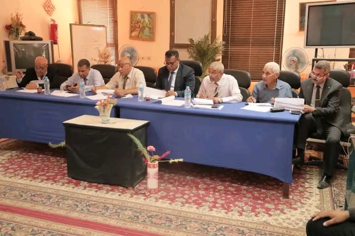 وكيل تعليم الوادي الجديد يشرف على مقابلات شغل الوظائف القيادية لإدارات الداخلة والفرافرة 10 1755787257388 امتحانات وكيل تعليم الوادي الجديد يشرف على مقابلات شغل الوظائف القيادية لإدارات الداخلة والفرافرة موقع في الجامعة