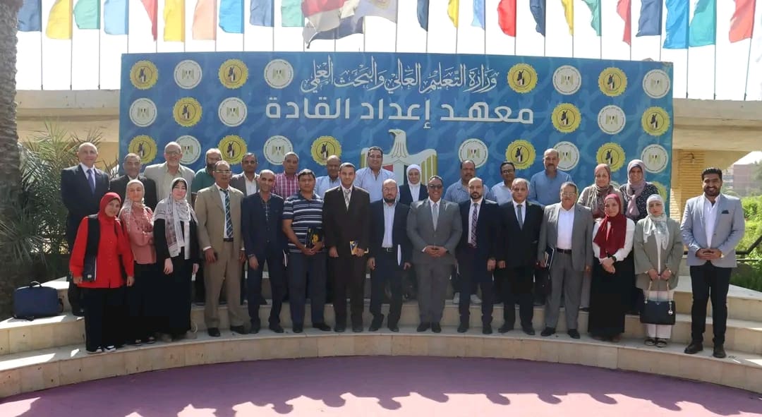 بناء جيل من القادة البحثيين.. التعليم العالي يطلق برنامجًا لتأهيل القيادات بمراكز ومعاهد مصر 1 1756201875581 التعليم بناء جيل من القادة البحثيين.. التعليم العالي يطلق برنامجًا لتأهيل القيادات بمراكز ومعاهد مصر موقع في الجامعة