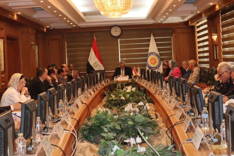 FB IMG 1754291817080 تنسيق المجلس الأعلى للدراسات العليا يضع رؤى جديدة لتطوير البحث العلمي والارتقاء بالمجلات المصرية موقع في الجامعة