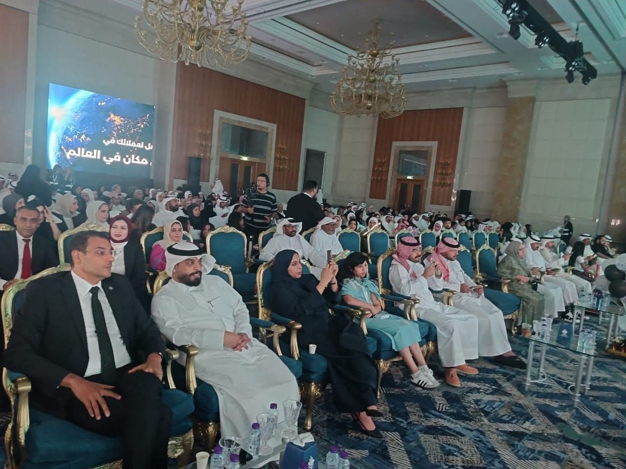 التعليم العالي: "الوافدين" تنظم فعاليات ترويجية لتعريف طلاب الكويت بفرص الدراسة في مصر 1 FB IMG 1754468430700 التعليم التعليم العالي: "الوافدين" تنظم فعاليات ترويجية لتعريف طلاب الكويت بفرص الدراسة في مصر موقع في الجامعة