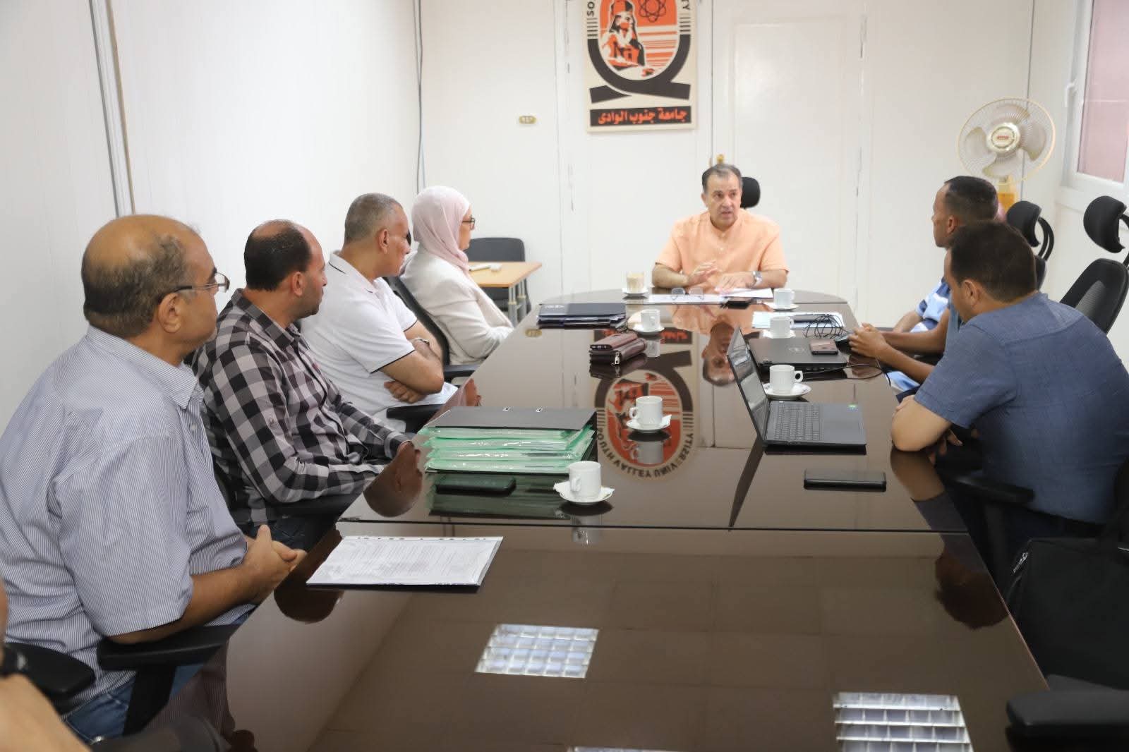 FB IMG 1754814007803 طلاب جامعة جنوب الوادي تناقش الحوكمة الإلكترونية للموارد الذاتية للجامعة  موقع في الجامعة